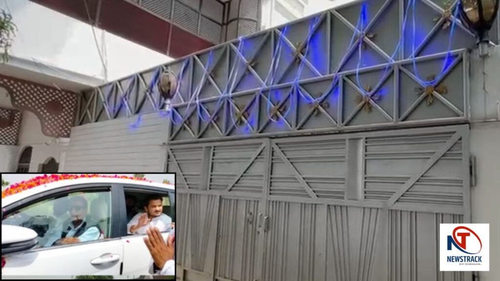 Azam Khan Release | Azam Khan Rampur | Azam Khan Latest News | Azam Khan Breaking | Newstrack News | , Azam Khan released ... strong preparations for the reception in Rampur, the house was illuminated with lights, watch the video. News Track in Hindi