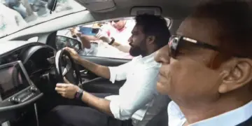 Azam khan's first comment after released from Jail: Leaf-leaves, Buta-bouta hall is going to us ... After being released from jail, Azam Khan gave the first response in old poetry, patta patta patta patta patta boota boota boota hai jaane hai ... AFTER BEING RELEASED FORM JAILESED FORM JAILESED FORM JAILESED From Khan Gave his first reaction in his old poetic style.