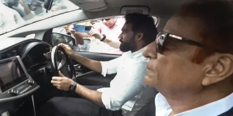 Azam khan's first comment after released from Jail: Leaf-leaves, Buta-bouta hall is going to us ... After being released from jail, Azam Khan gave the first response in old poetry, patta patta patta patta patta boota boota boota hai jaane hai ... AFTER BEING RELEASED FORM JAILESED FORM JAILESED FORM JAILESED From Khan Gave his first reaction in his old poetic style.