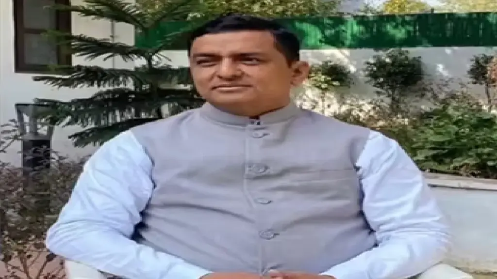 BJP Mp Anil Baluni Narrowly Escaped: BJP MP Anil Baluni, who is survived by landslide on the Badrinath highway, BJP MP Anil Baluni Narrowly Escapes Being Being Hit by a landslide on the badrinath 6.