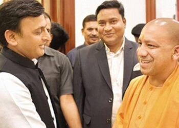 'BJP people also did not go to see, the first government will be in the cinema hall ...', Akhilesh's stake on Yogi's biopic