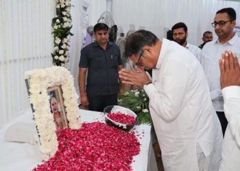 BJP state in -charge Dr. Satish Poonia reached Faridabad and expressed grief over the death of cabinet minister Vipul Goyal's sister -in -law