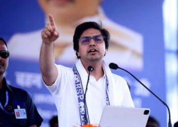 BSP in Bihar Elections 2025 | Akash Anandâ € ™ S Leadership, Dalit Votes & Political Challenge | Will 'BSP' be waved in Bihar? 'Akash Anand' took over the command, the opposition's sweat. News Track in Hindi