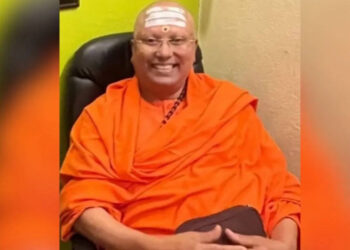 Baby, I love you ... What condoms have been used? ' Chaitanyanand used to ask the girl students, stopped the degree on protest