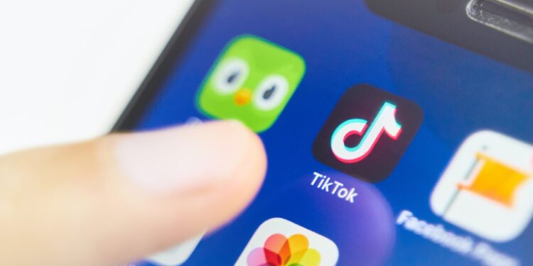 Ban on Tiktok: Ban on tickets is not removed in India, this app will be banned in America by not getting buyers till September, ban on tiktok continues in India