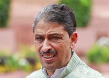 Betting game in Indo-Pak match, country's leadership weak: Imran Masood
