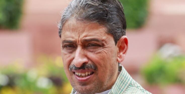 Betting game in Indo-Pak match, country's leadership weak: Imran Masood