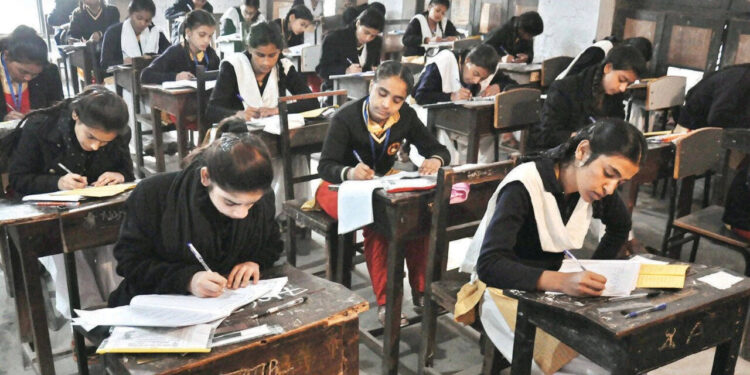 बड़ा बदलाव! CBSE 10वीं के स्टूडेंट्स ध्यान दें 3 सब्जेक्ट्स में फेल हुए तो दूसरी परीक्षा का चांस खत्म, पढ़े पूरी रिपोर्ट&nbsp;