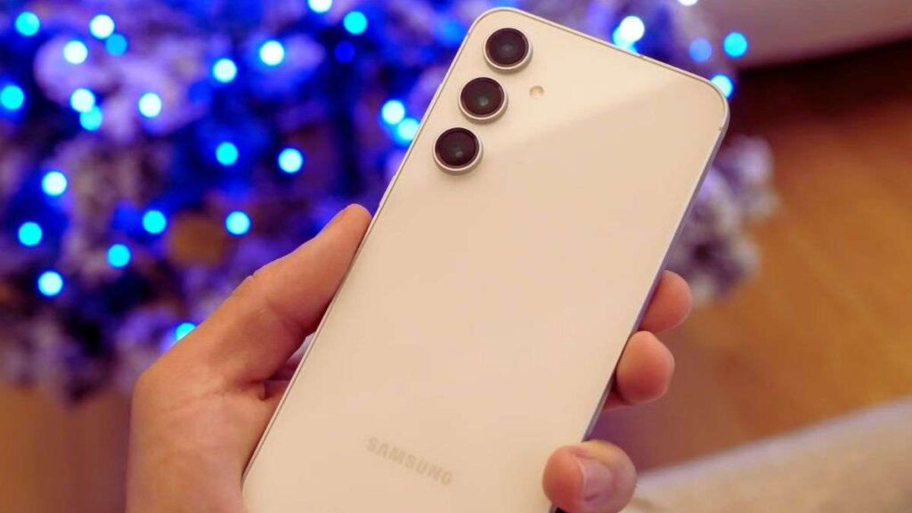 बंपर ऑफर! आधे दाम में खरीदें Samsung का ये फ्लैगशिप स्मार्टफोन, यहाँ डील की डिटेल जान अभी कर दे ऑर्डर 