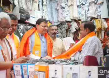 CM Dhami took part in religious rituals in Haridwar, meets local traders