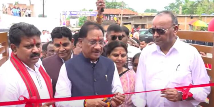 CM Vishnudev Sai Inaugurates 51 Mahtari Sadan Bhavans in Chhattisgarh | CM Sai inaugurated 51 Mahtari Sadan buildings in Chhattisgarh. News Track in Hindi