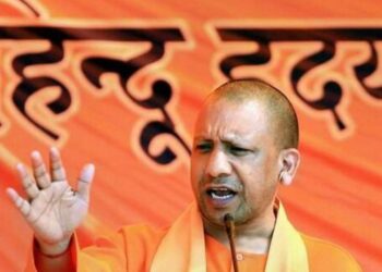 CM Yogiâ € ™ S Controversial Statements Fuel Hindutva Politics in Uttar Pradesh Amid Amid Bareilly Violence | 'From teaching a lesson to Maulana to the ghosts of the lats', the statement of CM Yogi who raised the 'Hindutva Card'. News Track in Hindi