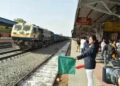 Cabinet approves bonus of Rs 1,866 crore for railway employees before Deepawali