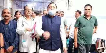 Chief Minister Dhami inspected Doon Hospital, interaction with patients directly