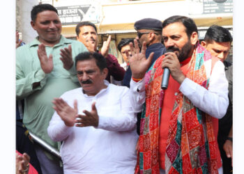 Chief Minister Naib Singh Saini inaugurated the procurement of paddy from Ladwa Grain Market