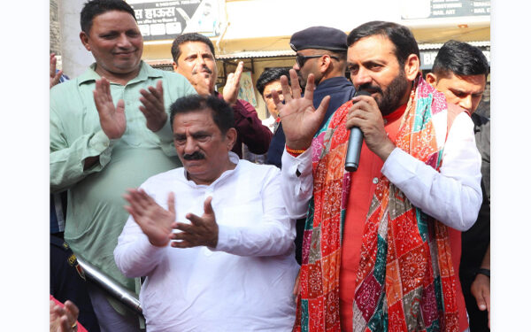 Chief Minister Naib Singh Saini inaugurated the procurement of paddy from Ladwa Grain Market