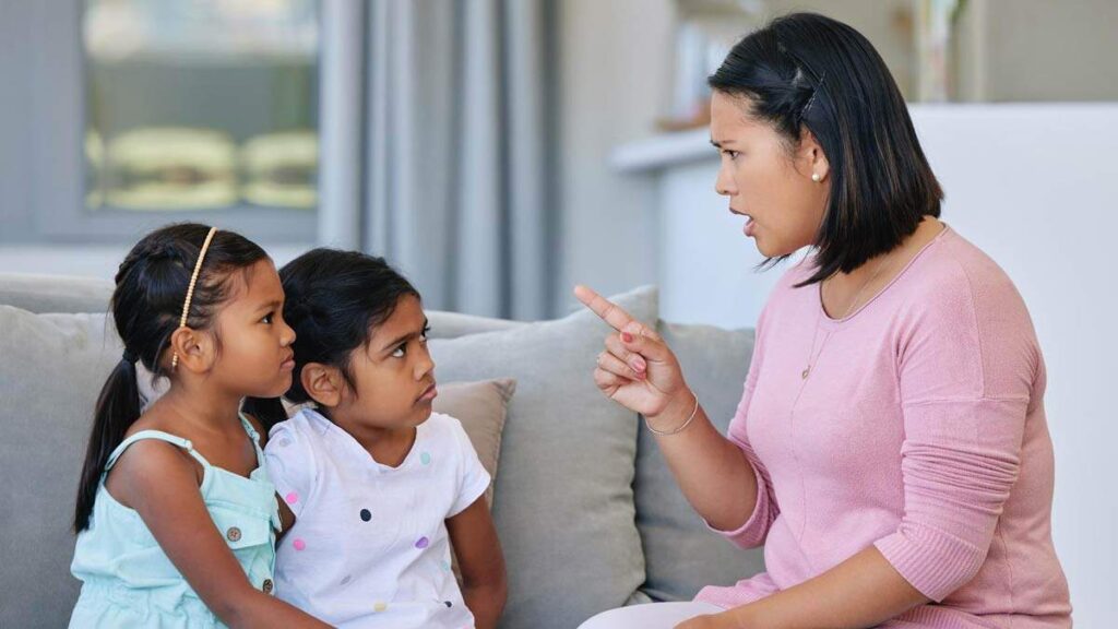 Children do drama to cry to get their point, then parents must hear this advice of experts, such a bad habit will be far away