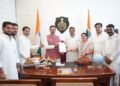 Congress MLA met Vis President Harvinder Kalyan with a letter of appointment of Hooda