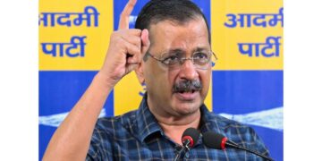 Delhi: Aam Aadmi Party convenor Arvind Kejriwal criticized Delhi government for repeatedly threatening to bomb schools