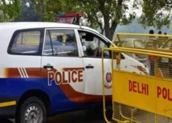 Delhi: Threatened to blow up three Max hospitals, security teams are running a search operation