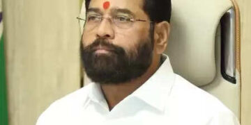Deputy Chief Minister Eknath Shinde instructed officials to remain alert, relief work intensified in flood affected areas
