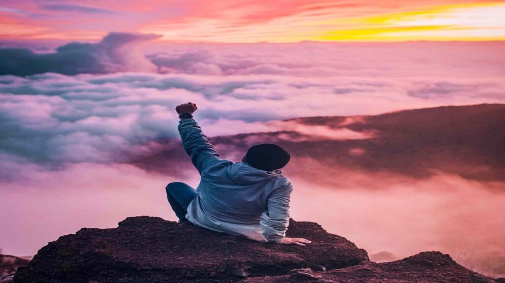Do you want to write motivational captions on Instagram and Twitter in Hindi, so these 50 quotes, do you want to write motivational captions on Instagram and Twitter in Hindi, then these 50 quotes are for you.