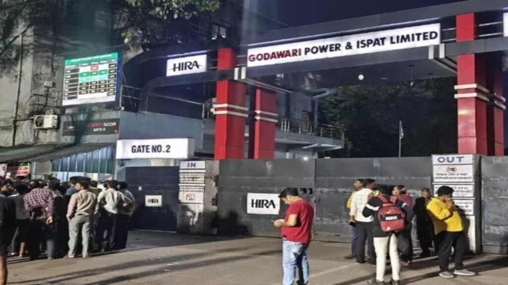Five Workers Killed, Several Seriously injured as Steel Plant Building Collapses in Chhattisgarh | Five laborers died due to fall of steel plant building in Chhattisgarh, many seriously injured. News Track in Hindi
