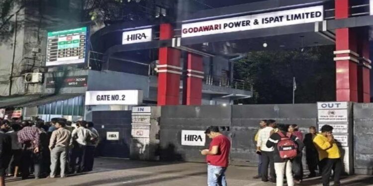 Five Workers Killed, Several Seriously injured as Steel Plant Building Collapses in Chhattisgarh | Five laborers died due to fall of steel plant building in Chhattisgarh, many seriously injured. News Track in Hindi