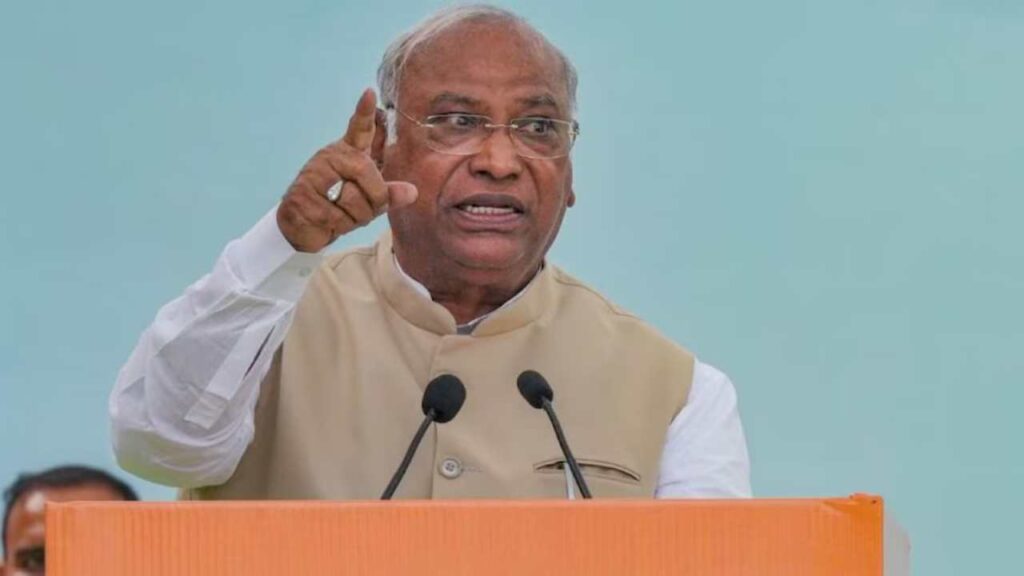 Foreign policy is not about chanting "Modi, Modi!" Kharge targets PM Modi. , Foreign policy is not to be raised by Modi-Modi's slogan! Kharge targeted PM Modi News Track in Hindi