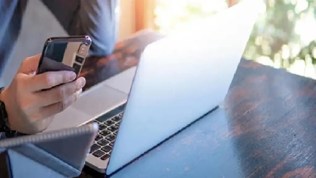 GST on Mobile and Laptop: Despite the new GST rates, do not benefit on buying mobile phones and laptops, know what is the reason?