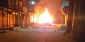 GUJARAT Arson: Violence in Gandhinagar district of Gujarat, two communities collapsed after stone pelting at Garba site of Dehgam, miscreants vandalized and arson, Communal Violence in Dehgam Gandhinagar of Gujarat Miscreants Indulge in Vandalism and Arson