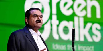 Gautam Adani called upon young entrepreneurs for the country's 'second freedom struggle'
