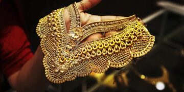 Gold-silver prices at record high, 24 carat gold beyond ₹ 1 lakh, silver reached ₹ 97,275/kg