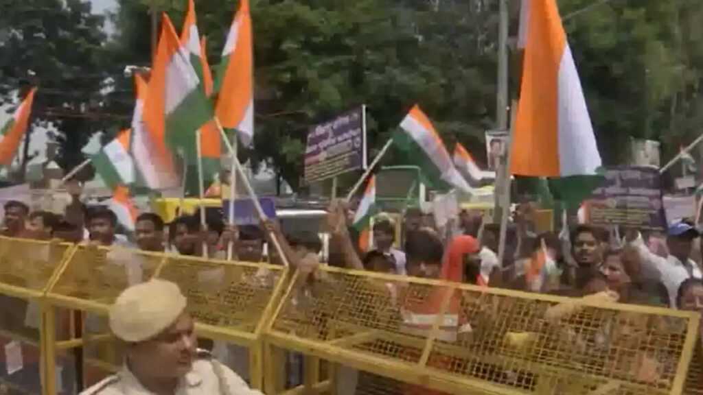 Government job recruitment movement in Bihar, crowd of youth gathered in Patna, these are demands