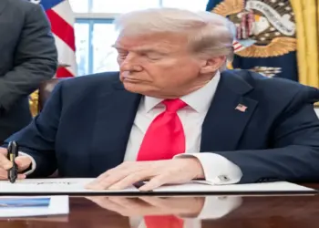 H-1B Visa Fees: Concern over Donald Trump's decision to impose a fee of $ 1 million on H1B visa, economist said which areas will suffer losses in America, US economists revic sound sector will be hurt by imposing fees on h 1b Visas