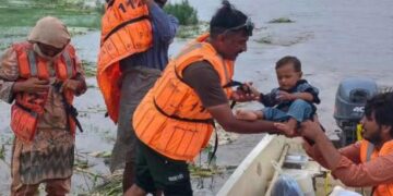 Hafiz Saeed’s organization with Pakistan’s Punjab administration in flood relief operations