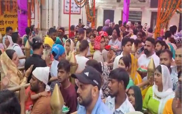 Himachal Pradesh: On the second day of Navratri, devotees in Naina Devi temple