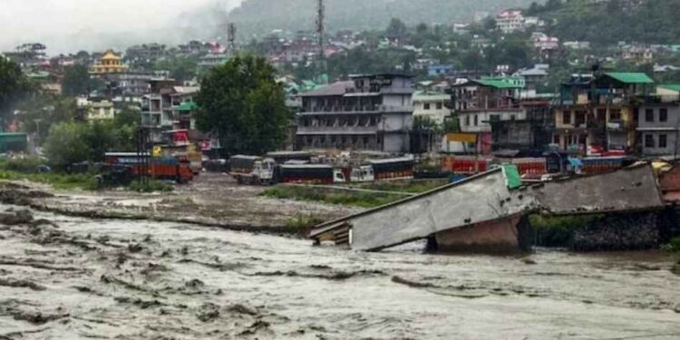 Himachal Pradesh destruction due to rain, more than 1500 families homeless this year