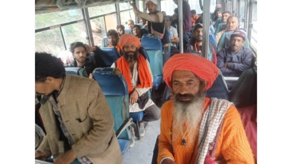 Himachal Pradesh government started a campaign to evacuate trapped devotees during the Manimahesh Yatra