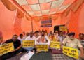 Hunger strike against crispy hall roads and bad sewerage in Ward 31