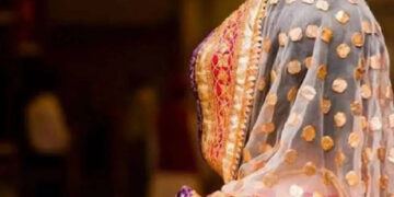 Husband became unemployed and 'Mahabharata' started happening in the house every day, wife ate poison