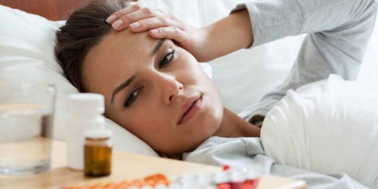 If you are troubled by migraine pain, then adopt these easy home remedies to overcome