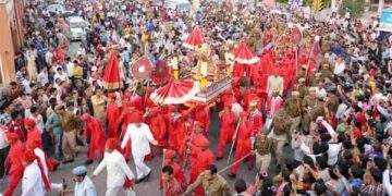 गणगौर माता की सवारी में&nbsp;मेहंदी, गीत-संगीत और भक्ति का अनोखा संगम, वायरल वीडियो में देखे&nbsp;100 से अधिक कलाकार देंगे प्रस्तुति&nbsp;