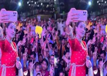 In Navratri program, Akshara Singh puts a glamor of glamor, fans fled the beauty of the actress