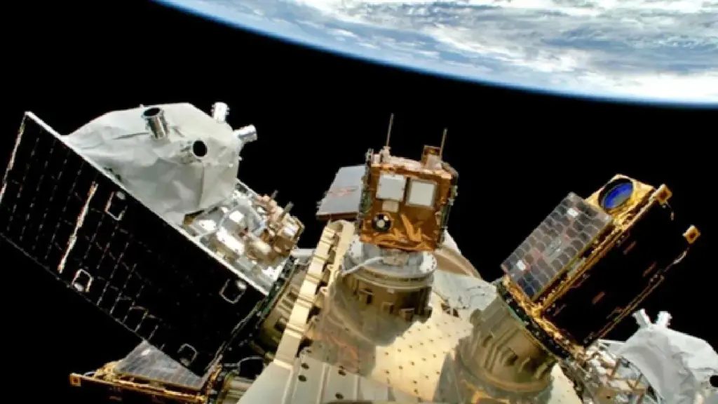 India to Deploy Bodyguard Satellites: Satellite of neighboring country passed at a dangerous distance from ISRO's monitoring satellite! Miss Occurred