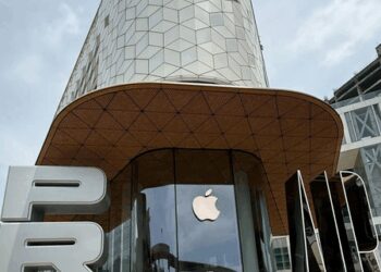 Indian customers have amazing enthusiasm to buy iPhone 17 series, long queues outside Apple BKC
