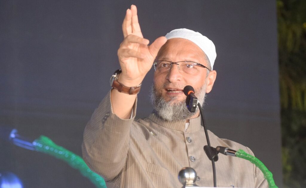'Is money more valuable than the life of 26 citizens', Owaisi lashed out at BJP for Indo-Pak match