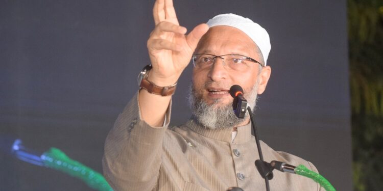'Is money more valuable than the life of 26 citizens', Owaisi lashed out at BJP for Indo-Pak match
