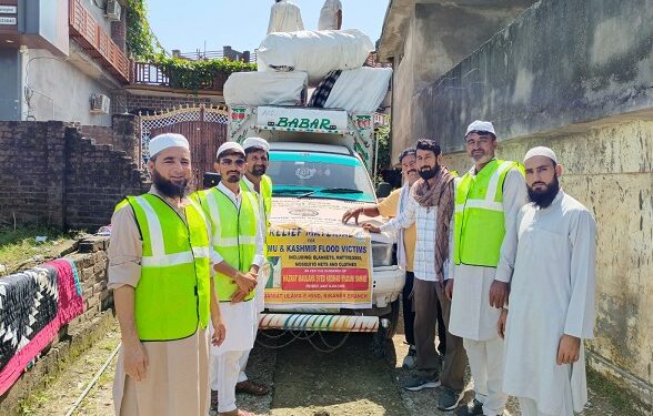 Jamiat Ulama-e-Hind branch of Jammu and Kashmir flood victims reached relief material
