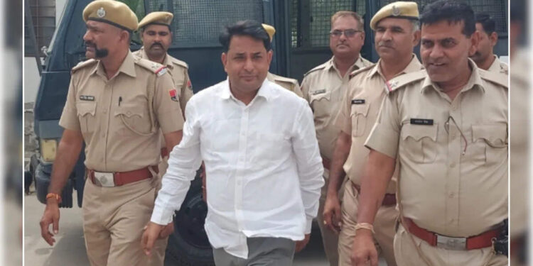 Jhalawar के बच्चों को न्याय नहीं मिलने तक आमरण अनशन पर बैठे Naresh Meena, Viral Video में देखें बड़ा ऐलान